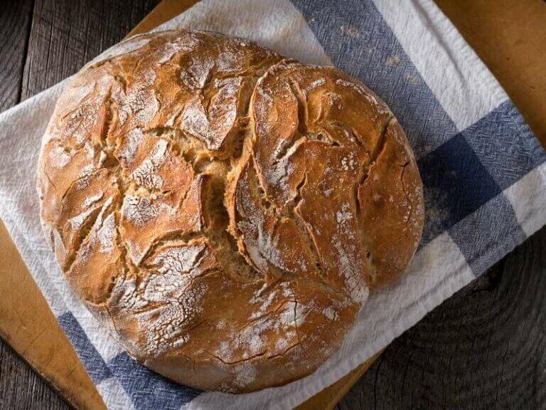 Knuspriges Brot im Dutch Oven backen