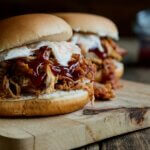 Pulled Chicken Burger Dutch Oven Rezept